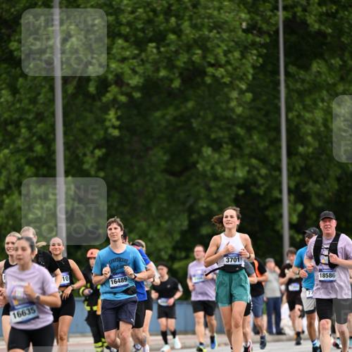 29.06.2025 - hella hamburg halbmarathon Dr. Thomas Lammeyer http://msf.ph/oto/8435110 29.06.2025 10:54:27 Kennedybrücke 1525, 2160, 2927, 3070, 3680, 3701, 3710, 4168, 4589, 5552, 5997, 6680, 6694, 6989, 7721, 7722, 7755, 8254, 8299, 9261, 9940, 10060, 10704, 11030, 11426 meine-sportfotos.de