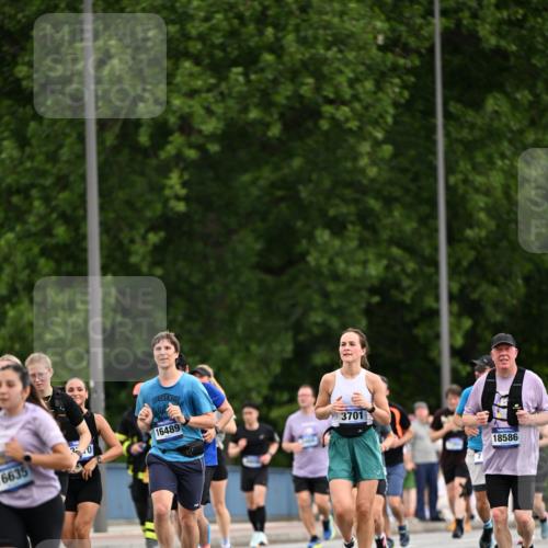 29.06.2025 - hella hamburg halbmarathon Dr. Thomas Lammeyer http://msf.ph/oto/8435115 29.06.2025 10:54:27 Kennedybrücke 1525, 2160, 2927, 3070, 3680, 3701, 3710, 4168, 4589, 5552, 5997, 6680, 6694, 6989, 7721, 7722, 7755, 8254, 8299, 9261, 9940, 10060, 10704, 11030, 11426 meine-sportfotos.de