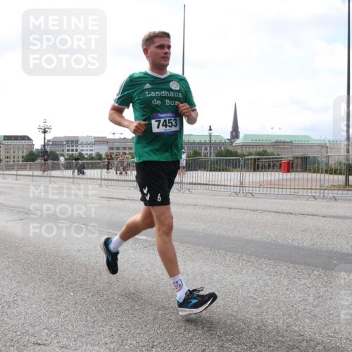 29.06.2025 - hella hamburg halbmarathon Lena Gebhardt http://msf.ph/oto/8435121 29.06.2025 10:09:00 Lombardsbrücke 7453, 1147, 1188, 1427, 1838, 2978, 3762, 5347, 6100, 6674, 7453, 9718, 9951, 9958, 10035, 10092, 10194, 10819, 11067, 11496, 11657, 11967, 12144, 12156, 13174, 13210, 13592, 13593, 13660, 14736, 15584, 15586, 15592, 17347, 18266, 18505 meine-sportfotos.de