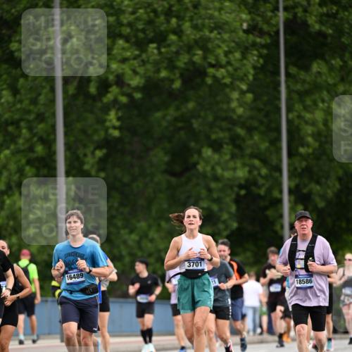 29.06.2025 - hella hamburg halbmarathon Dr. Thomas Lammeyer http://msf.ph/oto/8435141 29.06.2025 10:54:28 Kennedybrücke 1259, 1525, 2160, 2927, 3070, 3680, 3701, 3710, 4168, 5119, 5552, 5997, 6680, 6694, 6989, 7721, 7722, 7755, 8254, 8299, 9261, 9940, 10033, 10060, 10704, 11030, 11426 meine-sportfotos.de