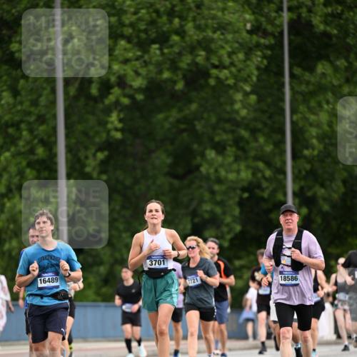 29.06.2025 - hella hamburg halbmarathon Dr. Thomas Lammeyer http://msf.ph/oto/8435147 29.06.2025 10:54:29 Kennedybrücke 1259, 1525, 2160, 2927, 3070, 3680, 3701, 3710, 4168, 5119, 5552, 5997, 6680, 6694, 6989, 7721, 7722, 7755, 8254, 8299, 9261, 9940, 10033, 10060, 10704, 11426 meine-sportfotos.de