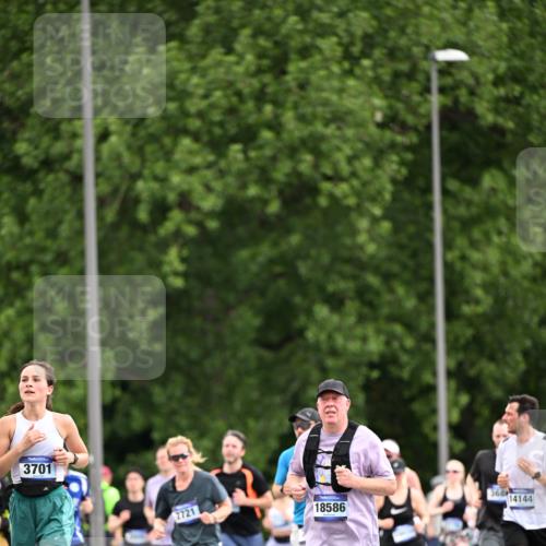 29.06.2025 - hella hamburg halbmarathon Dr. Thomas Lammeyer http://msf.ph/oto/8435197 29.06.2025 10:54:30 Kennedybrücke 1259, 1525, 2160, 2927, 3070, 3680, 3701, 3710, 4168, 5119, 5552, 5997, 6680, 6694, 6989, 7721, 7722, 7755, 8254, 8299, 9261, 9940, 10033, 10060, 10704, 11426 meine-sportfotos.de