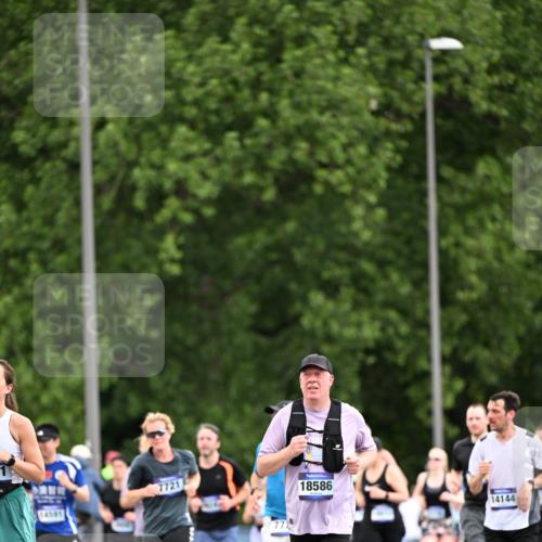29.06.2025 - hella hamburg halbmarathon Dr. Thomas Lammeyer http://msf.ph/oto/8435205 29.06.2025 10:54:30 Kennedybrücke 1259, 1525, 2160, 2927, 3070, 3680, 3701, 3710, 4168, 5119, 5552, 5997, 6680, 6694, 6989, 7721, 7722, 7755, 8254, 8299, 9261, 9940, 10033, 10060, 10704, 11426 meine-sportfotos.de