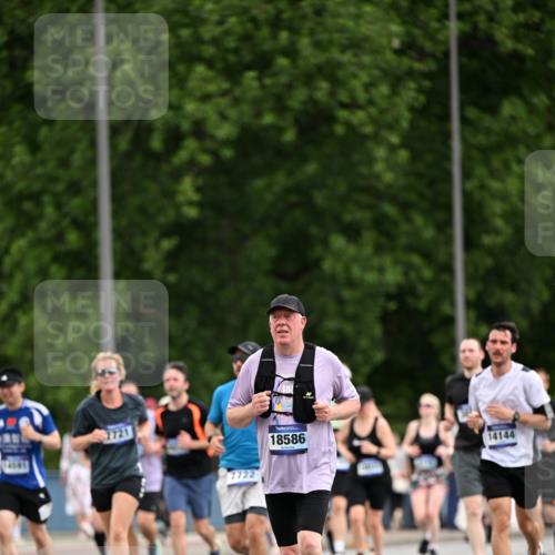 29.06.2025 - hella hamburg halbmarathon Dr. Thomas Lammeyer http://msf.ph/oto/8435213 29.06.2025 10:54:31 Kennedybrücke 1259, 1525, 2160, 2927, 3070, 3680, 3701, 3710, 4168, 5119, 5552, 5997, 6680, 6694, 6989, 7721, 7722, 7755, 8254, 8299, 9261, 9940, 10033, 10060, 10704, 11426 meine-sportfotos.de