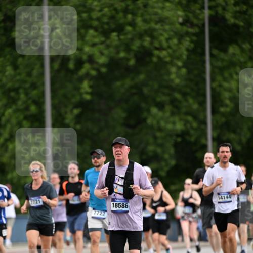 29.06.2025 - hella hamburg halbmarathon Dr. Thomas Lammeyer http://msf.ph/oto/8435223 29.06.2025 10:54:31 Kennedybrücke 1259, 1525, 2160, 2927, 3070, 3680, 3701, 3710, 4168, 5119, 5552, 5997, 6680, 6694, 6989, 7721, 7722, 7755, 8254, 8299, 9261, 9940, 10033, 10060, 10704, 11426 meine-sportfotos.de