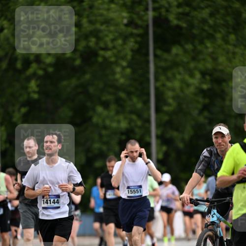 29.06.2025 - hella hamburg halbmarathon Dr. Thomas Lammeyer http://msf.ph/oto/8435277 29.06.2025 10:54:34 Kennedybrücke 1259, 1525, 1625, 2160, 3680, 3701, 3710, 4168, 4870, 5119, 5552, 6015, 6989, 7721, 7722, 7755, 8254, 8299, 9261, 9940, 10033, 10060, 11426 meine-sportfotos.de
