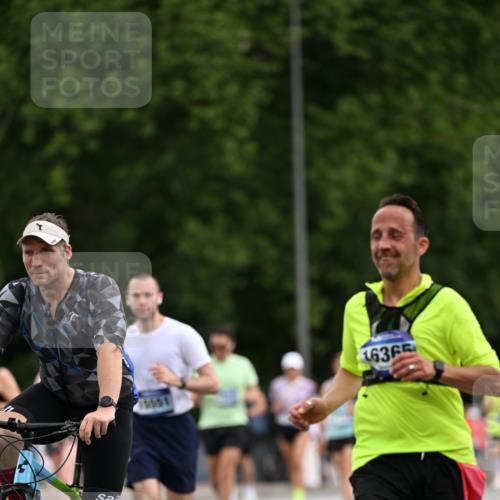 29.06.2025 - hella hamburg halbmarathon Dr. Thomas Lammeyer http://msf.ph/oto/8435296 29.06.2025 10:54:35 Kennedybrücke 1259, 1525, 1625, 2160, 3680, 3701, 3710, 4168, 4642, 4870, 5119, 5552, 6015, 6989, 7721, 7722, 7755, 8254, 8299, 9940, 10033, 10060, 11426 meine-sportfotos.de