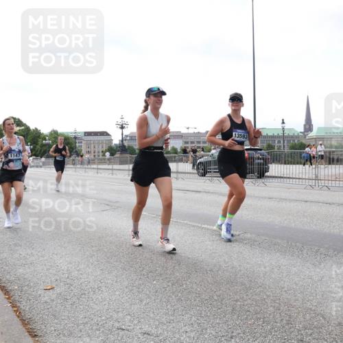 29.06.2025 - hella hamburg halbmarathon Lena Gebhardt http://msf.ph/oto/8435324 29.06.2025 10:09:05 Lombardsbrücke 1147, 13593, 1147, 1188, 1838, 2978, 3762, 5347, 5806, 5885, 6100, 6674, 7187, 7453, 9718, 9951, 9958, 10035, 10194, 10819, 11067, 11496, 11657, 11967, 12144, 12156, 13174, 13210, 13592, 13593, 13660, 14736, 15584, 15586, 15592, 17347, 18266, 18505, 18727 meine-sportfotos.de