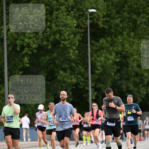 29.06.2025 - hella hamburg halbmarathon Dr. Thomas Lammeyer http://msf.ph/oto/8435330 29.06.2025 10:54:39 Kennedybrücke 1259, 1511, 1625, 2047, 2160, 3680, 3701, 3710, 4168, 4642, 4870, 5119, 5552, 6015, 7721, 7722, 7755, 8299, 9940, 10033, 11426 meine-sportfotos.de