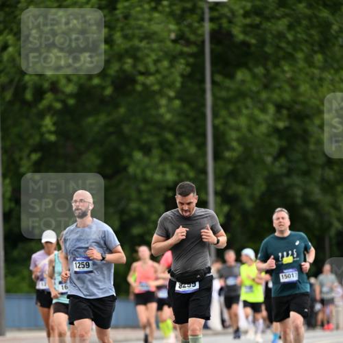 29.06.2025 - hella hamburg halbmarathon Dr. Thomas Lammeyer http://msf.ph/oto/8435358 29.06.2025 10:54:40 Kennedybrücke 1259, 1487, 1511, 1625, 2047, 2160, 3680, 3701, 3710, 4168, 4642, 4870, 5119, 5552, 6015, 7721, 7722, 7755, 8299, 9940, 10033, 11426 meine-sportfotos.de