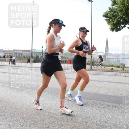 29.06.2025 - hella hamburg halbmarathon Lena Gebhardt http://msf.ph/oto/8435360 29.06.2025 10:09:06 Lombardsbrücke 13593, 1147, 1188, 1838, 2978, 3762, 4859, 5347, 5806, 5885, 6100, 6674, 7187, 7453, 9718, 10035, 10194, 10819, 11067, 11496, 11657, 11967, 12144, 12156, 12862, 13174, 13210, 13592, 13593, 13660, 14736, 15584, 15586, 15592, 17347, 18266, 18505, 18726, 18727 meine-sportfotos.de