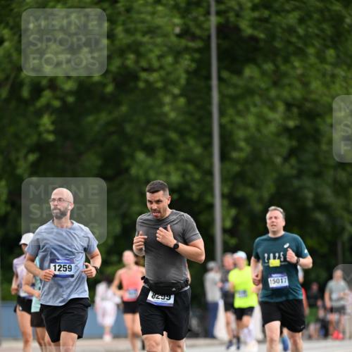 29.06.2025 - hella hamburg halbmarathon Dr. Thomas Lammeyer http://msf.ph/oto/8435370 29.06.2025 10:54:40 Kennedybrücke 1259, 1487, 1511, 1625, 2047, 2160, 3680, 3701, 3710, 4168, 4642, 4870, 5119, 5552, 6015, 7721, 7722, 7755, 8299, 9940, 10033, 11426 meine-sportfotos.de