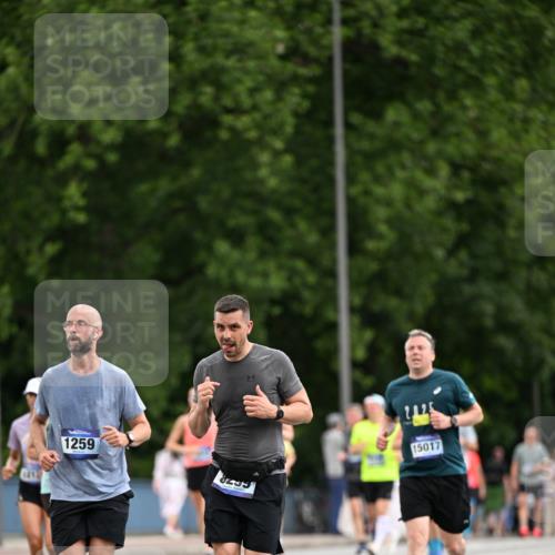 29.06.2025 - hella hamburg halbmarathon Dr. Thomas Lammeyer http://msf.ph/oto/8435375 29.06.2025 10:54:40 Kennedybrücke 1259, 1487, 1511, 1625, 2047, 2160, 3680, 3701, 3710, 4168, 4642, 4870, 5119, 5552, 6015, 7721, 7722, 7755, 8299, 9940, 10033, 11426 meine-sportfotos.de