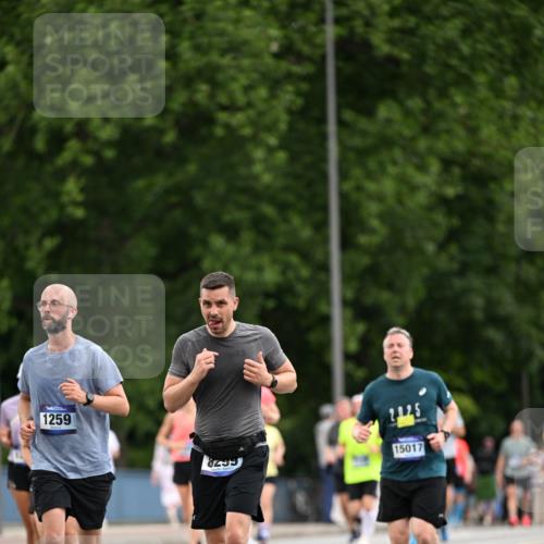 29.06.2025 - hella hamburg halbmarathon Dr. Thomas Lammeyer http://msf.ph/oto/8435380 29.06.2025 10:54:40 Kennedybrücke 1259, 1487, 1511, 1625, 2047, 2160, 3680, 3701, 3710, 4168, 4642, 4870, 5119, 5552, 6015, 7721, 7722, 7755, 8299, 9940, 10033, 11426 meine-sportfotos.de