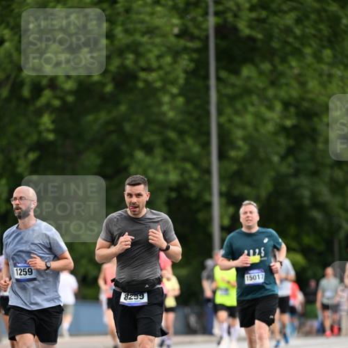 29.06.2025 - hella hamburg halbmarathon Dr. Thomas Lammeyer http://msf.ph/oto/8435387 29.06.2025 10:54:40 Kennedybrücke 1259, 1487, 1511, 1625, 2047, 2160, 3680, 3701, 3710, 4168, 4642, 4870, 5119, 5552, 6015, 7721, 7722, 7755, 8299, 9940, 10033, 11426 meine-sportfotos.de