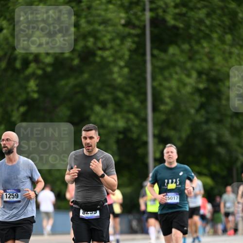 29.06.2025 - hella hamburg halbmarathon Dr. Thomas Lammeyer http://msf.ph/oto/8435391 29.06.2025 10:54:41 Kennedybrücke 1259, 1487, 1511, 1625, 2047, 2160, 3680, 3701, 3710, 4168, 4642, 4870, 5119, 5552, 6015, 7721, 7722, 7755, 8299, 9940, 10033, 11426 meine-sportfotos.de