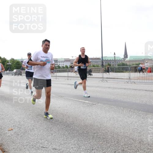 29.06.2025 - hella hamburg halbmarathon Lena Gebhardt http://msf.ph/oto/8435433 29.06.2025 10:09:07 Lombardsbrücke 9718, 7347, 1147, 1188, 1838, 2978, 3762, 4859, 5347, 5806, 5885, 6674, 7187, 7453, 9718, 10035, 10194, 10819, 11067, 11496, 11657, 12156, 12862, 13174, 13210, 13592, 13593, 13660, 14736, 15584, 15586, 15592, 17347, 18266, 18505, 18726, 18727 meine-sportfotos.de
