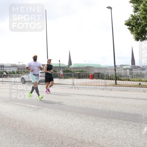 29.06.2025 - hella hamburg halbmarathon Lena Gebhardt http://msf.ph/oto/8435440 29.06.2025 10:44:58 Lombardsbrücke 1273, 1024, 1273, 1629, 1685, 1924, 2007, 2674, 2779, 3160, 3164, 3506, 3570, 4186, 4215, 4275, 4337, 4851, 4968, 5190, 5355, 6509, 6841, 6888, 7216, 7699, 7912, 8582, 8594, 8762, 8907, 9036, 9084, 9085, 9331, 9333, 9397, 9536, 10006, 10416, 10562, 10566, 10668, 10707, 11272, 12198, 12318, 12332, 12334, 12394, 13039, 13261, 13262, 13288, 14350, 14681, 14971, 18454, 18459 meine-sportfotos.de