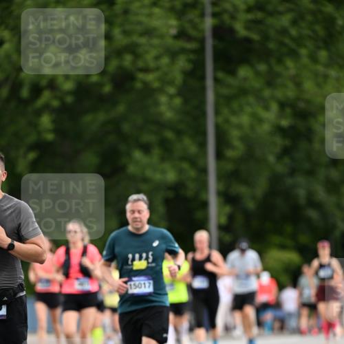 29.06.2025 - hella hamburg halbmarathon Dr. Thomas Lammeyer http://msf.ph/oto/8435441 29.06.2025 10:54:42 Kennedybrücke 1259, 1487, 1511, 1625, 2047, 2160, 3680, 3701, 3710, 4168, 4642, 4870, 5119, 5552, 6015, 7721, 7722, 8299, 9940, 10033, 11426 meine-sportfotos.de