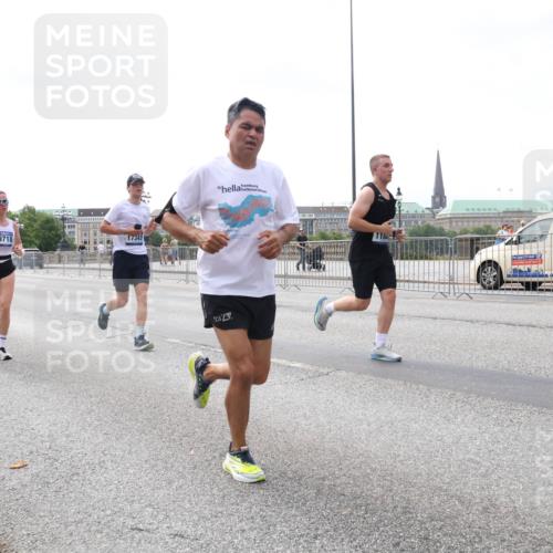 29.06.2025 - hella hamburg halbmarathon Lena Gebhardt http://msf.ph/oto/8435449 29.06.2025 10:09:08 Lombardsbrücke 18505, 9718, 17347, 1147, 1188, 1838, 2978, 3762, 4859, 5347, 5806, 5885, 6674, 7187, 7453, 9718, 10035, 10194, 10819, 11067, 11496, 11657, 12156, 12862, 13174, 13210, 13592, 13593, 13660, 14736, 15584, 15586, 15592, 17347, 18266, 18505, 18726, 18727 meine-sportfotos.de