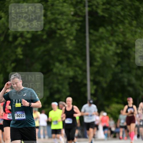 29.06.2025 - hella hamburg halbmarathon Dr. Thomas Lammeyer http://msf.ph/oto/8435478 29.06.2025 10:54:43 Kennedybrücke 1259, 1487, 1511, 1625, 2047, 2160, 3680, 3701, 3710, 4168, 4642, 4870, 5119, 5552, 6015, 7721, 7722, 8299, 9096, 9940, 10033, 11426 meine-sportfotos.de