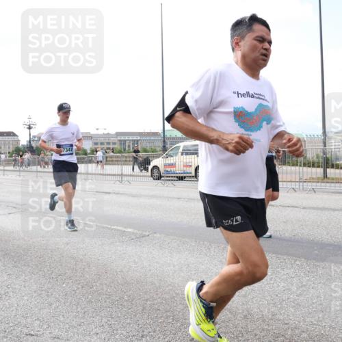 29.06.2025 - hella hamburg halbmarathon Lena Gebhardt http://msf.ph/oto/8435480 29.06.2025 10:09:08 Lombardsbrücke 9718, 7347, 15, 1147, 1188, 1838, 2978, 3762, 4859, 5347, 5806, 5885, 6674, 7187, 7453, 9718, 10035, 10194, 10819, 11067, 11496, 11657, 12156, 12862, 13174, 13210, 13592, 13593, 13660, 14736, 15584, 15586, 15592, 17347, 18266, 18505, 18726, 18727 meine-sportfotos.de