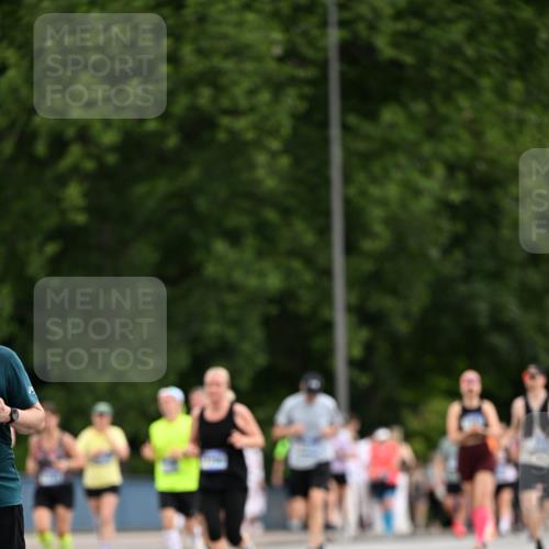 29.06.2025 - hella hamburg halbmarathon Dr. Thomas Lammeyer http://msf.ph/oto/8435501 29.06.2025 10:54:44 Kennedybrücke 1259, 1487, 1511, 1625, 2047, 2160, 3680, 3701, 3710, 4168, 4642, 4870, 5119, 5552, 6015, 7721, 7722, 8299, 9096, 9940, 10033, 11426 meine-sportfotos.de