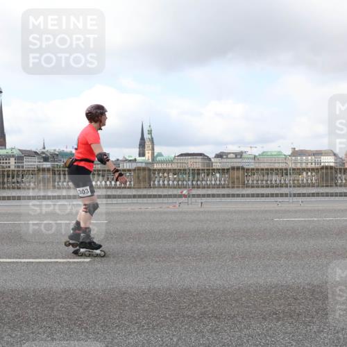 29.06.2025 - hella hamburg halbmarathon Lena Gebhardt http://msf.ph/oto/8435530 29.06.2025 09:01:43 Lombardsbrücke 303 meine-sportfotos.de