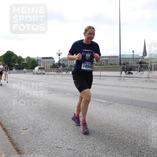 29.06.2025 - hella hamburg halbmarathon Lena Gebhardt http://msf.ph/oto/8435622 29.06.2025 10:09:10 Lombardsbrücke 18505, 1147, 1188, 1838, 2978, 3762, 4859, 5347, 5806, 5885, 6674, 7187, 7453, 9718, 10035, 10194, 10819, 11067, 11496, 11657, 12156, 12862, 13174, 13210, 13592, 13593, 13660, 14736, 15584, 15586, 15592, 15697, 17347, 18266, 18505, 18726, 18727, 19166 meine-sportfotos.de