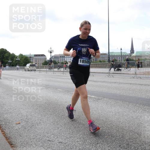 29.06.2025 - hella hamburg halbmarathon Lena Gebhardt http://msf.ph/oto/8435639 29.06.2025 10:09:10 Lombardsbrücke 18505, 1147, 1188, 1838, 2978, 3762, 4859, 5347, 5806, 5885, 6674, 7187, 7453, 9718, 10035, 10194, 10819, 11067, 11496, 11657, 12156, 12862, 13174, 13210, 13592, 13593, 13660, 14736, 15584, 15586, 15592, 15697, 17347, 18266, 18505, 18726, 18727, 19166 meine-sportfotos.de
