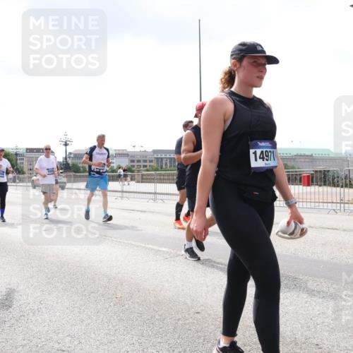29.06.2025 - hella hamburg halbmarathon Lena Gebhardt http://msf.ph/oto/8435658 29.06.2025 10:45:01 Lombardsbrücke 13629, 14971, 1024, 1273, 1629, 1685, 1798, 1924, 2007, 2674, 2779, 3160, 3164, 3570, 3879, 3993, 4186, 4215, 4275, 4337, 4504, 4820, 4851, 4968, 5099, 5108, 5190, 5355, 5636, 6509, 6788, 6841, 6888, 6980, 7699, 7912, 8582, 8594, 8605, 8762, 8907, 9036, 9084, 9085, 9331, 9333, 9397, 9536, 10006, 10562, 10566, 10668, 10707, 11272, 11314, 12198, 12318, 12332, 12334, 12394, 13039, 13261, 14350, 14681, 14971, 18454, 18459 meine-sportfotos.de