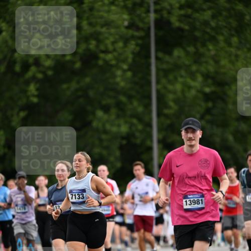 29.06.2025 - hella hamburg halbmarathon Dr. Thomas Lammeyer http://msf.ph/oto/8435691 29.06.2025 10:55:01 Kennedybrücke 1478, 1487, 1511, 1625, 2047, 3647, 4642, 4695, 4870, 6015, 6178, 7133, 7161, 7677, 8833, 8986, 9096, 10437 meine-sportfotos.de