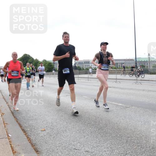 29.06.2025 - hella hamburg halbmarathon Lena Gebhardt http://msf.ph/oto/8435713 29.06.2025 10:09:15 Lombardsbrücke 12156, 114, 6674, 13210, 1147, 1188, 1483, 1513, 1838, 2978, 4859, 5347, 5806, 5885, 6674, 7187, 7453, 9718, 9988, 10194, 10819, 11067, 11496, 11657, 12156, 12862, 13174, 13210, 13592, 13593, 13660, 14736, 15584, 15586, 15592, 15697, 16688, 17347, 18266, 18505, 18726, 18727, 19166 meine-sportfotos.de