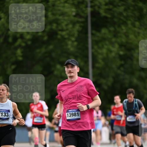 29.06.2025 - hella hamburg halbmarathon Dr. Thomas Lammeyer http://msf.ph/oto/8435723 29.06.2025 10:55:02 Kennedybrücke 1478, 1487, 1511, 1625, 2047, 3647, 4642, 4695, 4848, 4870, 6015, 6178, 7133, 7161, 7677, 8833, 8986, 9096, 9605, 10437 meine-sportfotos.de
