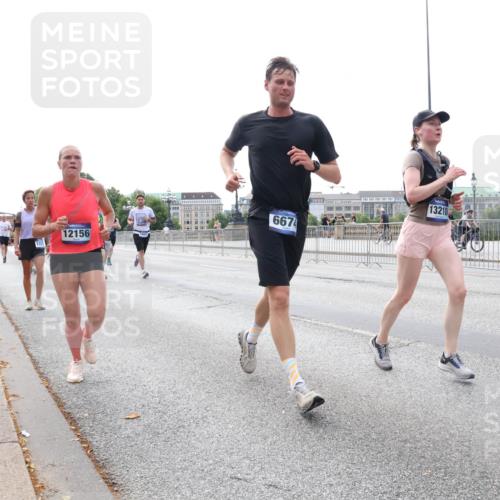29.06.2025 - hella hamburg halbmarathon Lena Gebhardt http://msf.ph/oto/8435749 29.06.2025 10:09:15 Lombardsbrücke 12156, 6674, 13210, 1147, 1188, 1483, 1513, 1838, 2978, 4859, 5347, 5806, 5885, 6674, 7187, 7453, 9718, 9988, 10194, 10819, 11067, 11496, 11657, 12156, 12862, 13174, 13210, 13592, 13593, 13660, 14736, 15584, 15586, 15592, 15697, 16688, 17347, 18266, 18505, 18726, 18727, 19166 meine-sportfotos.de