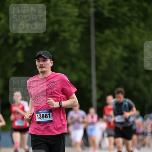 29.06.2025 - hella hamburg halbmarathon Dr. Thomas Lammeyer http://msf.ph/oto/8435751 29.06.2025 10:55:02 Kennedybrücke 1478, 1487, 1511, 1625, 2047, 3647, 4642, 4695, 4848, 4870, 6015, 6178, 7133, 7161, 7677, 8833, 8986, 9096, 9605, 10437 meine-sportfotos.de