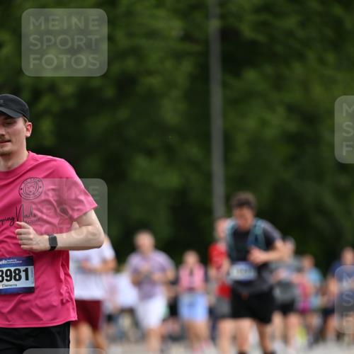 29.06.2025 - hella hamburg halbmarathon Dr. Thomas Lammeyer http://msf.ph/oto/8435770 29.06.2025 10:55:03 Kennedybrücke 1478, 1487, 1511, 2047, 3647, 4642, 4695, 4848, 4870, 6178, 7133, 7141, 7161, 7677, 8833, 8986, 9096, 9605, 10437 meine-sportfotos.de