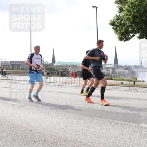 29.06.2025 - hella hamburg halbmarathon Lena Gebhardt http://msf.ph/oto/8435773 29.06.2025 10:45:02 Lombardsbrücke 29, 6888, 161, 1024, 1273, 1629, 1685, 1798, 1924, 2007, 2674, 2779, 3160, 3164, 3570, 3879, 3993, 4099, 4102, 4186, 4215, 4275, 4337, 4504, 4820, 4851, 4968, 5099, 5108, 5190, 5355, 5636, 6509, 6788, 6841, 6888, 6980, 7699, 7912, 8582, 8594, 8605, 8762, 8907, 9036, 9084, 9085, 9331, 9333, 9397, 9536, 10562, 10566, 10668, 10707, 11272, 11314, 12198, 12318, 12332, 12334, 12394, 13039, 13261, 14350, 14681, 18454, 18459 meine-sportfotos.de