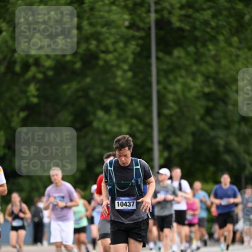 29.06.2025 - hella hamburg halbmarathon Dr. Thomas Lammeyer http://msf.ph/oto/8435806 29.06.2025 10:55:04 Kennedybrücke 1478, 1487, 1511, 2047, 3647, 4642, 4695, 4848, 6178, 7133, 7141, 7161, 7677, 8833, 8986, 9096, 9605, 10437 meine-sportfotos.de