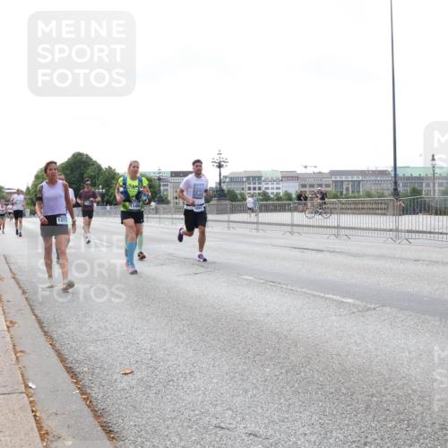 29.06.2025 - hella hamburg halbmarathon Lena Gebhardt http://msf.ph/oto/8435854 29.06.2025 10:09:16 Lombardsbrücke 1317, 114, 1147, 1188, 1483, 1513, 1838, 2978, 4859, 5347, 5806, 5885, 6674, 7187, 7453, 9718, 9988, 10194, 10819, 11067, 11496, 11657, 12156, 12862, 13174, 13210, 13592, 13593, 13660, 14736, 15584, 15586, 15592, 15697, 16688, 17347, 18266, 18505, 18726, 18727, 19166 meine-sportfotos.de