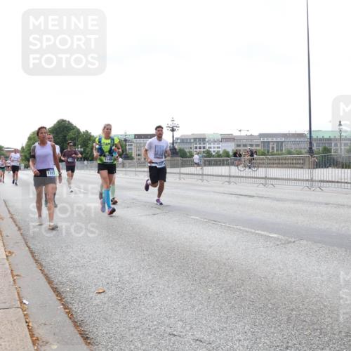 29.06.2025 - hella hamburg halbmarathon Lena Gebhardt http://msf.ph/oto/8435871 29.06.2025 10:09:16 Lombardsbrücke 1317, 11496, 1147, 1188, 1483, 1513, 1838, 2978, 4859, 5347, 5806, 5885, 6674, 7187, 7453, 9718, 9988, 10194, 10819, 11067, 11496, 11657, 12156, 12862, 13174, 13210, 13592, 13593, 13660, 14736, 15584, 15586, 15592, 15697, 16688, 17347, 18266, 18505, 18726, 18727, 19166 meine-sportfotos.de