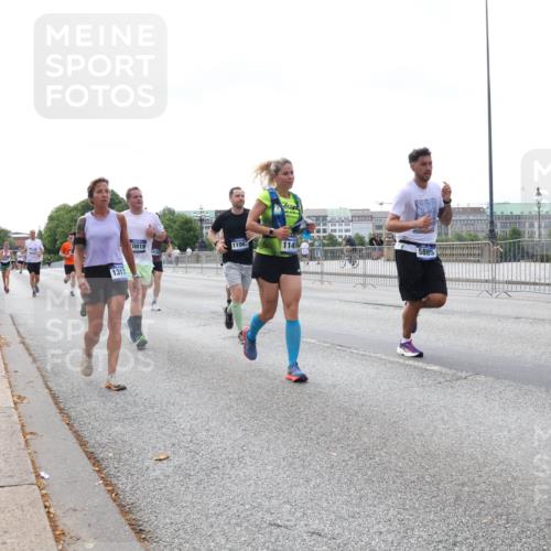 29.06.2025 - hella hamburg halbmarathon Lena Gebhardt http://msf.ph/oto/8435928 29.06.2025 10:09:18 Lombardsbrücke 1317, 0819, 1106, 1149, 5885, 1147, 1188, 1483, 1513, 1838, 2978, 4859, 5347, 5806, 5885, 6674, 7187, 7453, 9718, 9988, 10194, 10819, 11067, 11496, 11657, 12156, 12862, 13210, 13592, 13593, 13660, 14736, 15584, 15586, 15592, 15697, 16688, 17347, 18266, 18505, 18726, 18727, 19166 meine-sportfotos.de