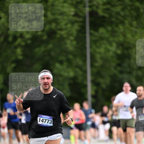 29.06.2025 - hella hamburg halbmarathon Dr. Thomas Lammeyer http://msf.ph/oto/8435967 29.06.2025 10:55:09 Kennedybrücke 1478, 1487, 1511, 2047, 2358, 2859, 3647, 4695, 4848, 5530, 6178, 7133, 7141, 7161, 7677, 8833, 8986, 9096, 9605, 10437 meine-sportfotos.de
