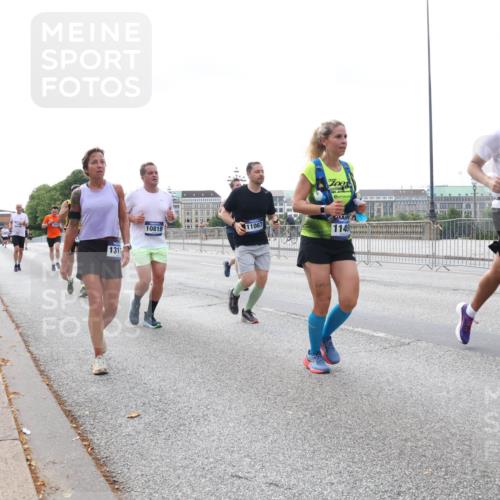 29.06.2025 - hella hamburg halbmarathon Lena Gebhardt http://msf.ph/oto/8435974 29.06.2025 10:09:18 Lombardsbrücke 1311, 10819, 11067, 1149, 885, 1147, 1188, 1483, 1513, 1838, 2978, 4859, 5347, 5806, 5885, 6674, 7187, 7453, 9718, 9988, 10194, 10819, 11067, 11496, 11657, 12156, 12862, 13210, 13592, 13593, 13660, 14736, 15584, 15586, 15592, 15697, 16688, 17347, 18266, 18505, 18726, 18727, 19166 meine-sportfotos.de