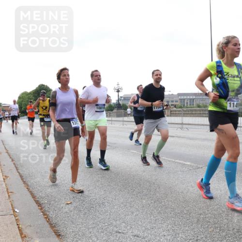 29.06.2025 - hella hamburg halbmarathon Lena Gebhardt http://msf.ph/oto/8435997 29.06.2025 10:09:19 Lombardsbrücke 14736, 131, 10, 10819, 12862, 11007, 1149, 1147, 1188, 1483, 1513, 1838, 2978, 4859, 5347, 5806, 5885, 6674, 7187, 7453, 9718, 9988, 10194, 10819, 11067, 11496, 11657, 12156, 12862, 13210, 13592, 13593, 13660, 14736, 15584, 15586, 15592, 15697, 16688, 17347, 18266, 18505, 18726, 18727, 19166 meine-sportfotos.de