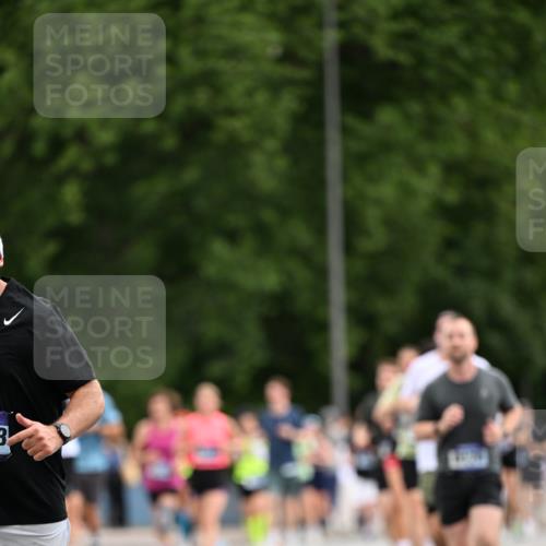 29.06.2025 - hella hamburg halbmarathon Dr. Thomas Lammeyer http://msf.ph/oto/8436000 29.06.2025 10:55:10 Kennedybrücke 1478, 1487, 2358, 2859, 3647, 4695, 4848, 5530, 6178, 7133, 7141, 7161, 7677, 8833, 8986, 9096, 9605, 10437 meine-sportfotos.de