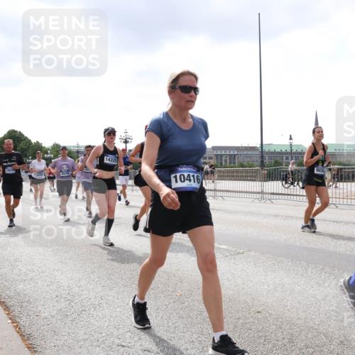 29.06.2025 - hella hamburg halbmarathon Lena Gebhardt http://msf.ph/oto/8436002 29.06.2025 10:45:04 Lombardsbrücke 13039, 3570, 14325, 10416, 9038, 106, 1024, 1273, 1629, 1685, 1798, 1924, 2007, 2674, 2779, 3160, 3164, 3570, 3879, 3993, 4099, 4102, 4186, 4215, 4275, 4337, 4504, 4820, 4851, 4968, 5099, 5108, 5190, 5355, 5636, 6509, 6763, 6788, 6841, 6888, 6911, 6980, 7699, 7912, 8582, 8594, 8605, 8762, 8907, 9036, 9084, 9085, 9331, 9333, 9397, 10562, 10566, 10668, 10707, 11272, 11314, 12198, 12318, 12332, 12334, 12394, 13039, 13261, 14681, 18454, 18459 meine-sportfotos.de