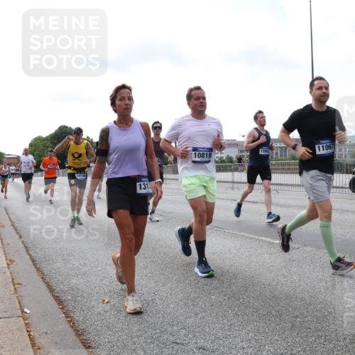 29.06.2025 - hella hamburg halbmarathon Lena Gebhardt http://msf.ph/oto/8436046 29.06.2025 10:09:19 Lombardsbrücke 4859, 14736, 1317, 10819, 128620, 11067, 1147, 1188, 1483, 1513, 1838, 2978, 4859, 5347, 5806, 5885, 6674, 7187, 7453, 9718, 9988, 10194, 10819, 11067, 11496, 11657, 12156, 12862, 13210, 13592, 13593, 13660, 14736, 15584, 15586, 15592, 15697, 16688, 17347, 18266, 18505, 18726, 18727, 19166 meine-sportfotos.de