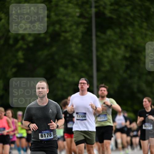 29.06.2025 - hella hamburg halbmarathon Dr. Thomas Lammeyer http://msf.ph/oto/8436073 29.06.2025 10:55:13 Kennedybrücke 1478, 2358, 2859, 3647, 4695, 4848, 5530, 6178, 7133, 7141, 7161, 7677, 8833, 8986, 9096, 9605, 10437, 11252 meine-sportfotos.de