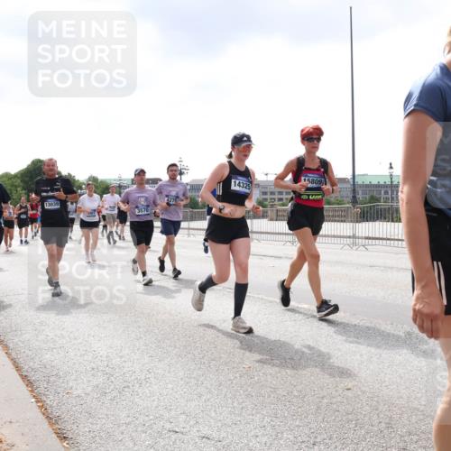 29.06.2025 - hella hamburg halbmarathon Lena Gebhardt http://msf.ph/oto/8436093 29.06.2025 10:45:05 Lombardsbrücke 13039, 3570, 17273, 4275, 14325, 15809, 104, 1024, 1273, 1629, 1685, 1798, 1924, 2007, 2674, 2779, 3160, 3164, 3570, 3879, 3993, 4099, 4102, 4186, 4215, 4275, 4337, 4504, 4820, 4851, 4968, 5099, 5108, 5190, 5355, 5636, 5949, 6509, 6763, 6788, 6841, 6888, 6911, 6980, 7699, 7912, 8582, 8594, 8605, 8762, 8907, 9036, 9084, 9085, 9331, 9333, 9397, 10225, 10562, 10566, 10668, 10707, 11272, 11314, 12198, 12318, 12332, 12334, 12394, 13039, 13261, 14681, 18454, 18459 meine-sportfotos.de